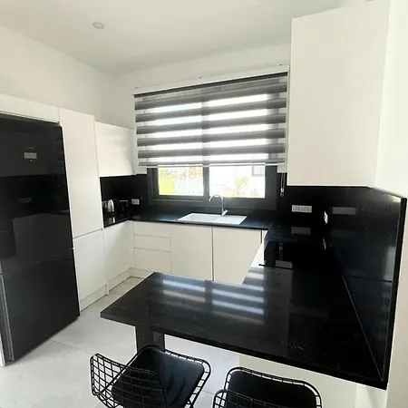 Relaxed Coastal With Poolside Access Great Amenities Apartment Agios Nikolaos (Famagusta)