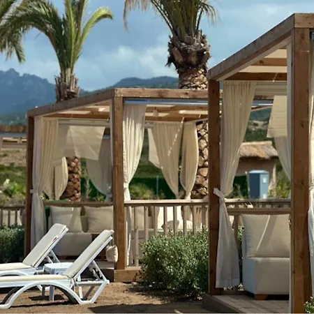 Relaxed Coastal With Poolside Access Great Amenities Agios Nikolaos (Famagusta)