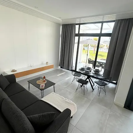 Apartment Stylish Near The Sea With Direct Pool Access And Facilities Agios Nikolaos (Famagusta)